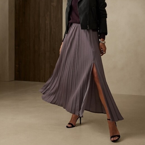 Banana Republic Dresses & Skirts - Banana Republic Satin Pleated Maxi Skirt in Dusty Amethyst - Size XS